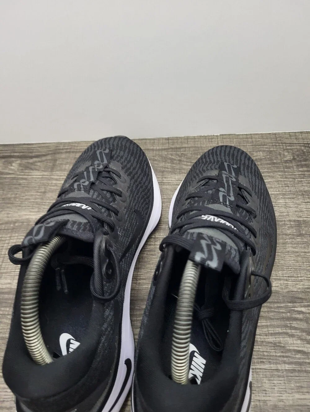 Nike Womens Motiva DV1238-001 Black Running Shoes Sneakers Size 9